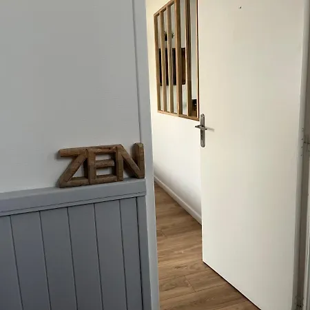 Trémail - La Au Pied De Votre Bed & Breakfast