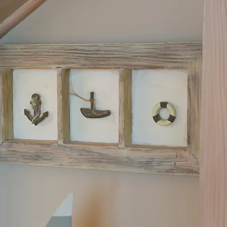 Tremail - La Au Pied De Votre