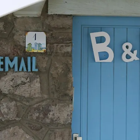 Tremail - La Au Pied De Votre 3*