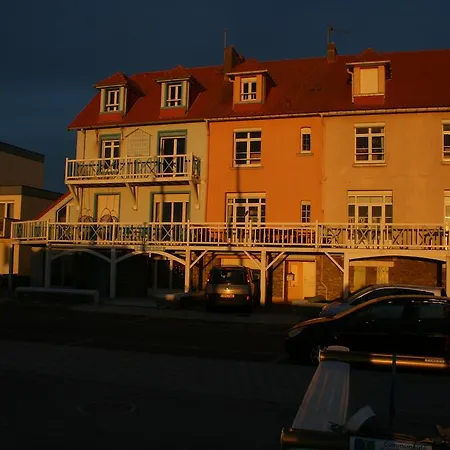 B&B Tremail - La Au Pied De Votre