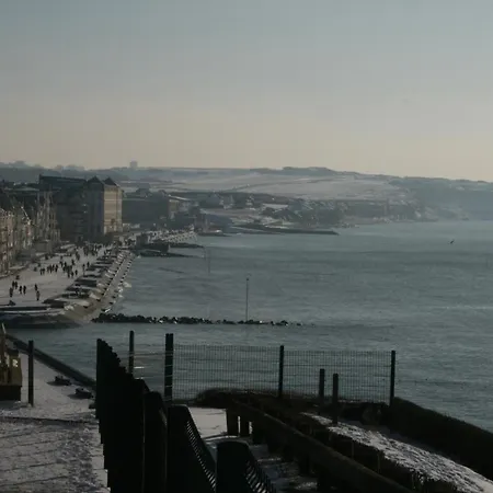 Trémail - La Au Pied De Votre Couette-café 3*